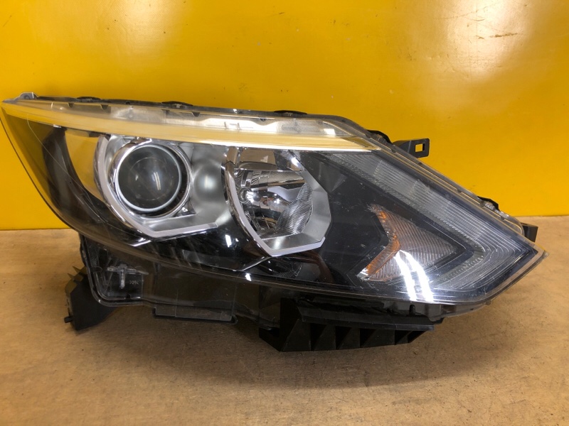 Фара правая NISSAN QASHQAI/ROGUE SPORT 14- 260104EH1A Б/У