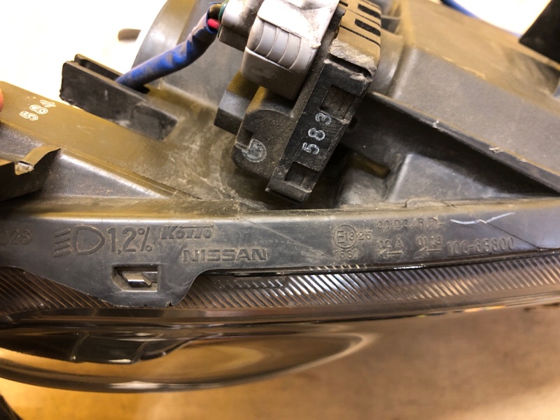 Фара правая NISSAN MURANO Z50 02-07 Фара правая NISSAN MURANO Z50 02-07