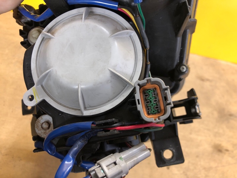 Фара правая MURANO Z50 02-07 Фара правая MURANO Z50 02-07