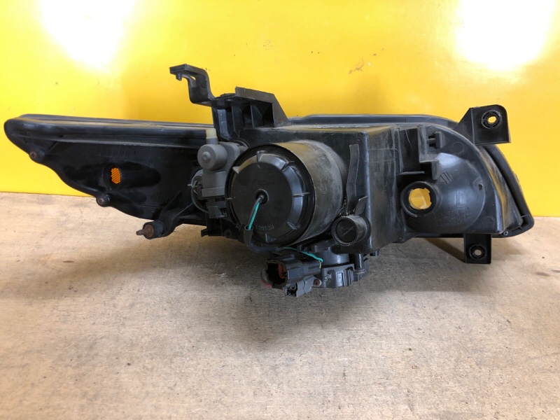 Фара левая FX S50 03-08 Фара левая FX S50 03-08