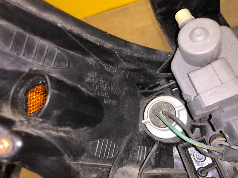 Фара левая FX S50 03-08 Фара левая FX S50 03-08