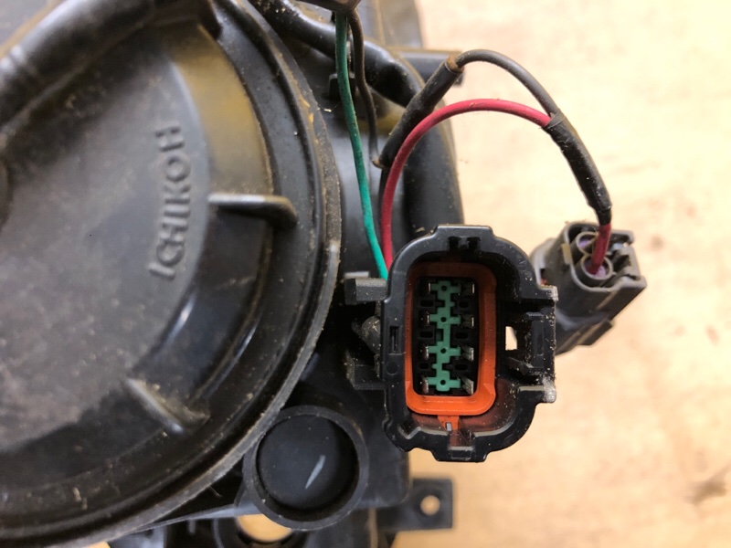 Фара правая FX S50 03-08