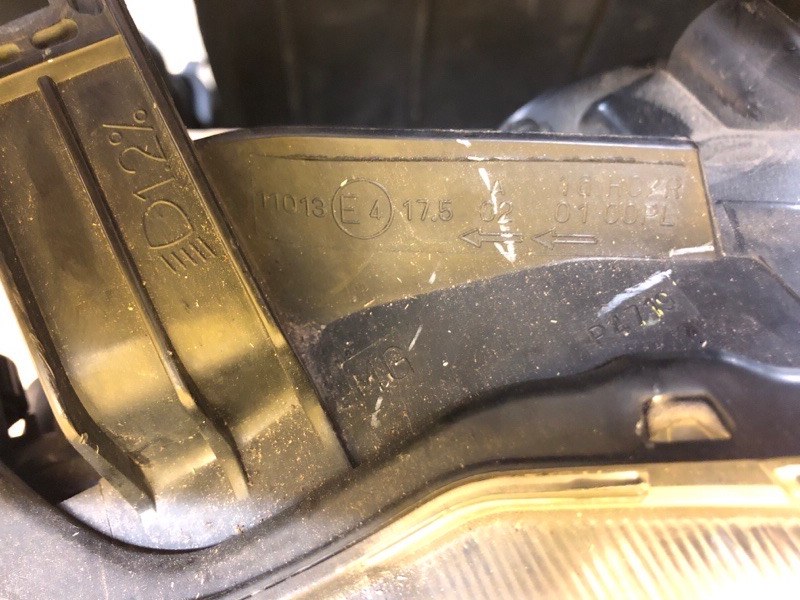 Фара правая MITSUBISHI L200 06-14