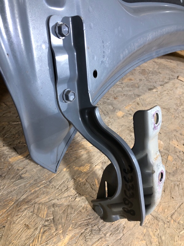 Запчасть петля капота правая HYUNDAI KONA OS 17-23 79120-J9000 Б/У Петля капота правая HYUNDAI KONA OS 17-23 79120-J9000 Б/У