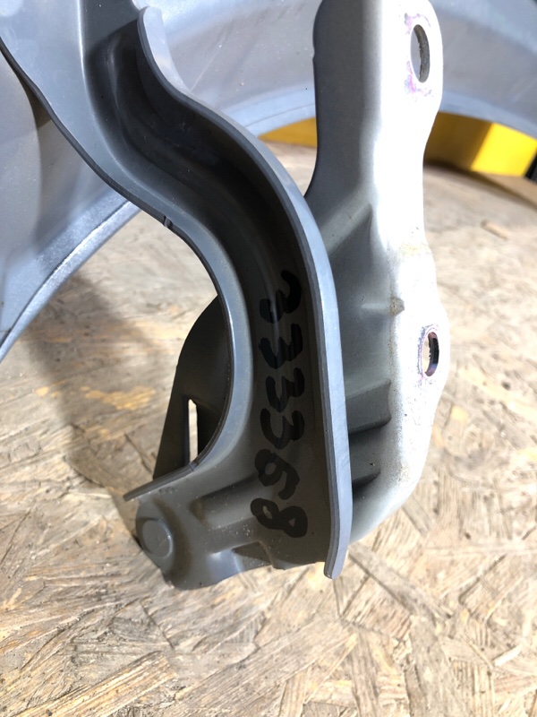 Петля капота правая KONA OS 17-23 Петля капота правая KONA OS 17-23