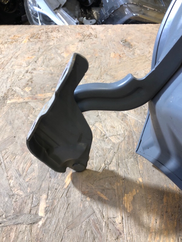 Петля капота правая HYUNDAI KONA OS 17-23 Петля капота правая HYUNDAI KONA OS 17-23