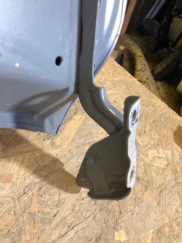 Петля капота левая HYUNDAI KONA OS 17-23 Петля капота левая HYUNDAI KONA OS 17-23