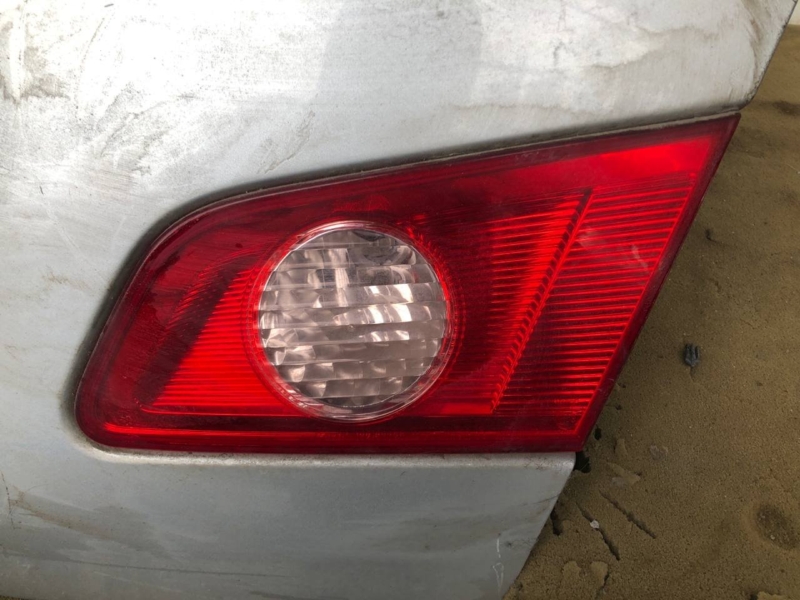 Фонарь внутренний задний правый INFINITI G35 03-07 2006 Седан 3.5 26540-AC500 Б/У