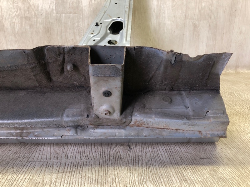 Стойка кузова средняя правая GX470 02-09