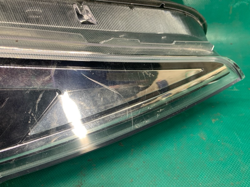 Фара передняя правая ELANTRA AD 16- 2018 Седан 2.0