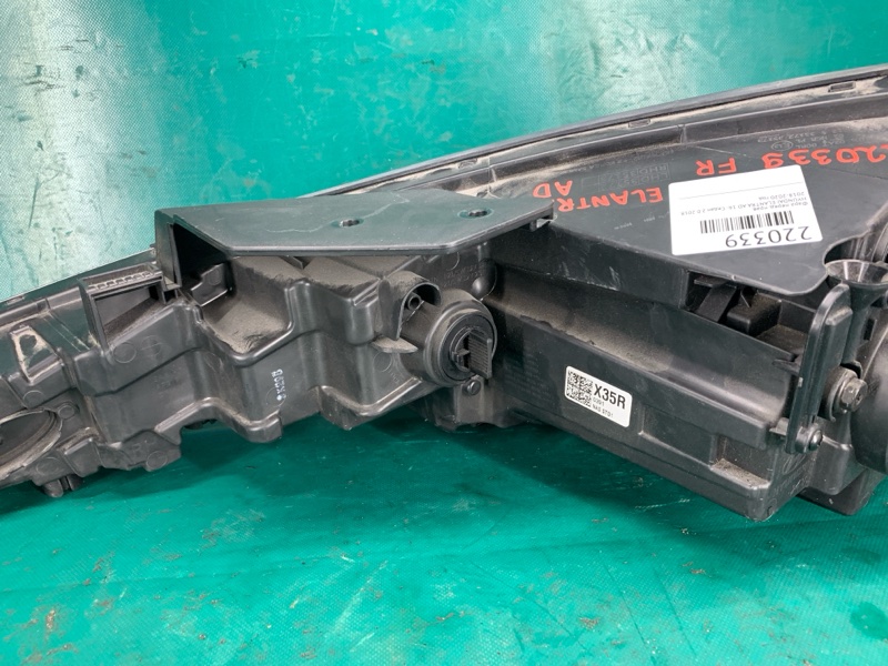 Фара передняя правая ELANTRA AD 16- 2018 Седан 2.0