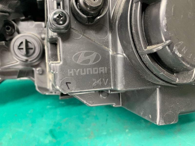 Фара передняя правая ELANTRA AD 16- 2018 Седан 2.0