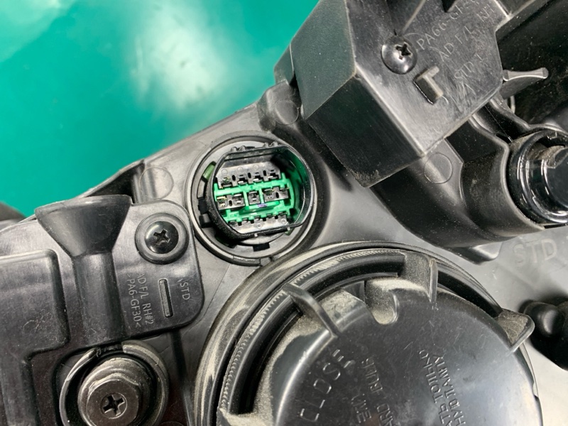 Фара передняя правая ELANTRA AD 16- 2018 Седан 2.0