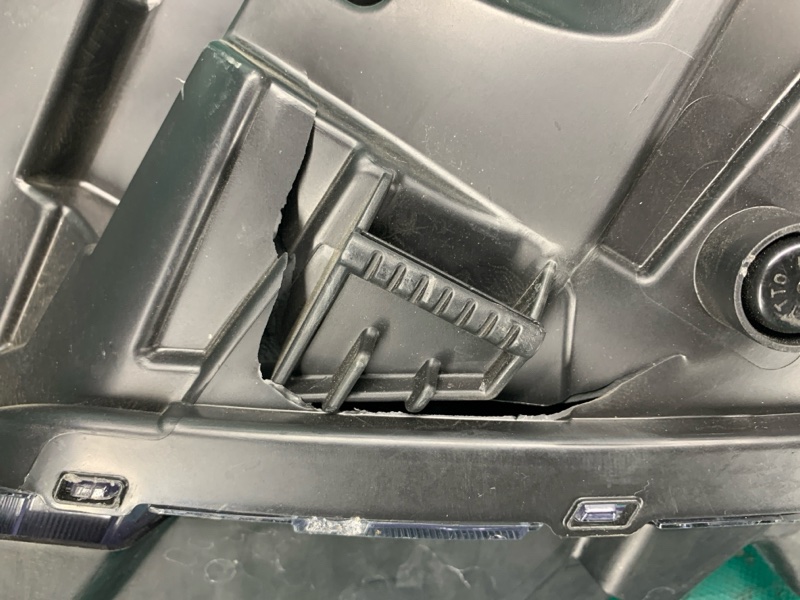 Фара передняя правая ELANTRA AD 16- 2018 Седан 2.0