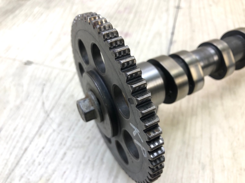 Распредвал выпускной 200 14-16 2015 UF 2.4 ED6