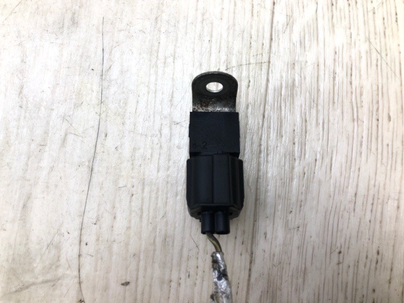 Конденсатор 200 14-16 2015 UF 2.4 ED6 Конденсатор 200 14-16 2015 UF 2.4 ED6