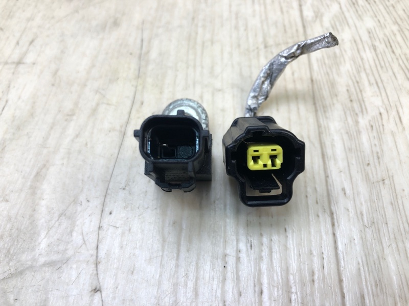 Конденсатор 200 14-16 2015 UF 2.4 ED6 Конденсатор 200 14-16 2015 UF 2.4 ED6