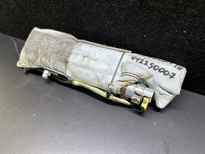 Подушка безопасности в сиденье передняя левая VOLKSWAGEN PASSAT B7 11-15