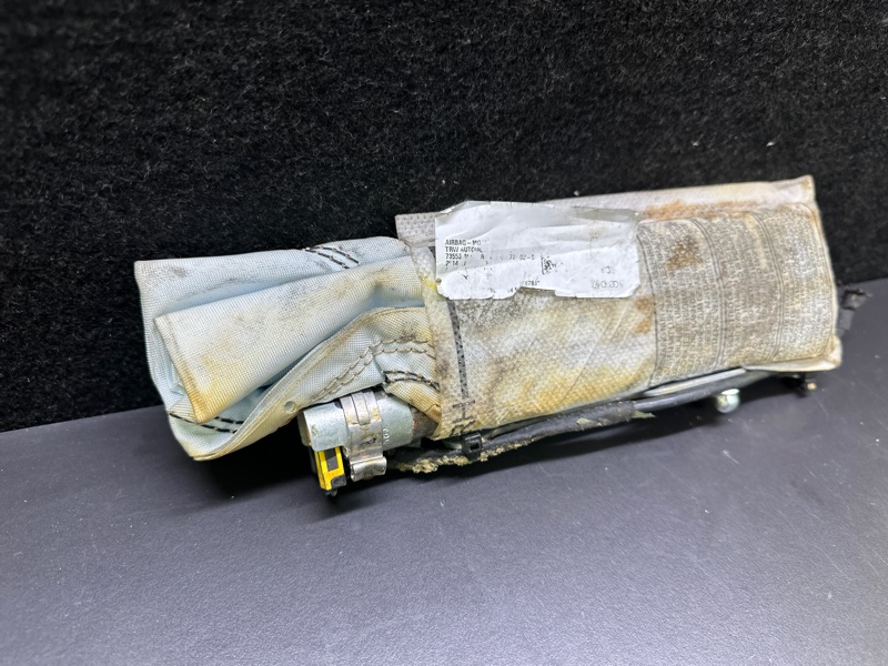 Подушка безопасности в сиденье передняя правая VOLKSWAGEN PASSAT B7 11-15