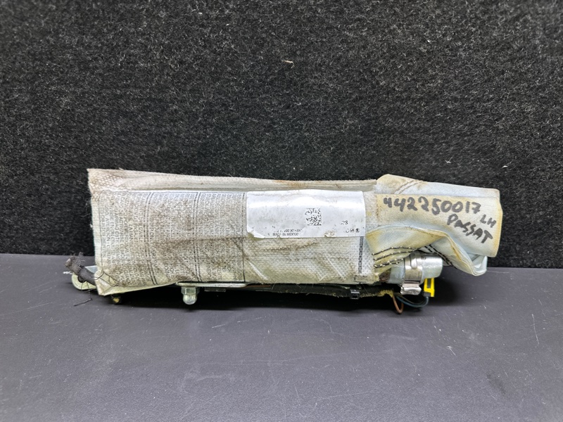 Подушка безопасности в сиденье передняя левая PASSAT B7 11-15