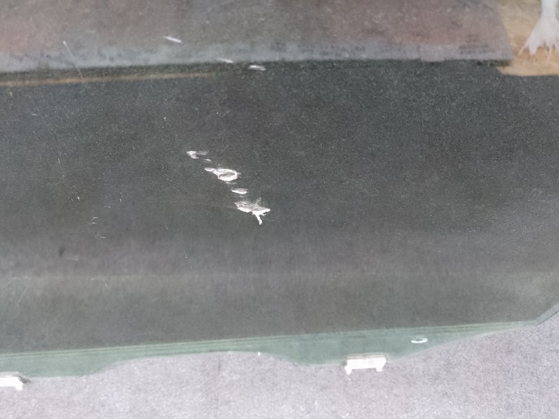 Стекло двери заднее правое INFINITI M35/M45 04-10 Стекло двери заднее правое INFINITI M35/M45 04-10