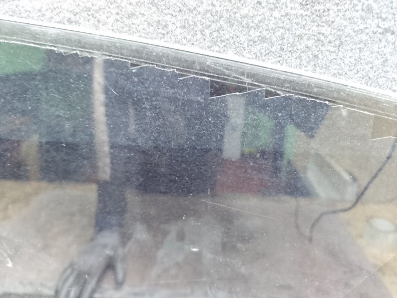 Стекло двери заднее правое INFINITI M35/M45 04-10