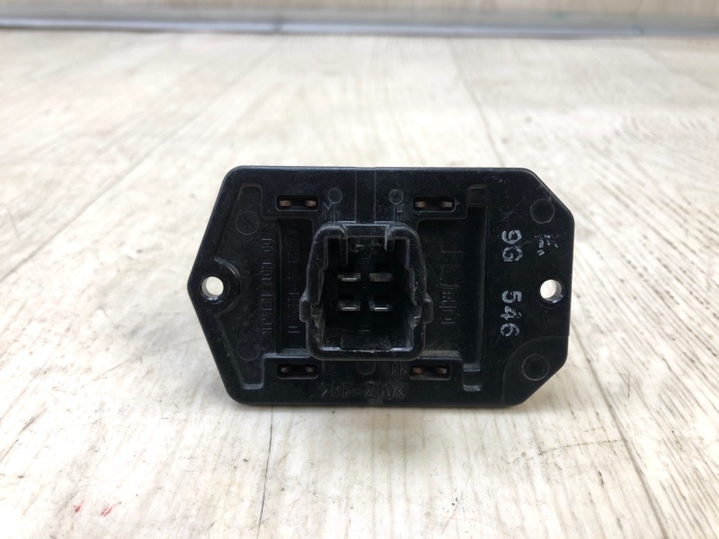 Резистор печки TOYOTA SOLARA 03-09 87138-41020 Б/У