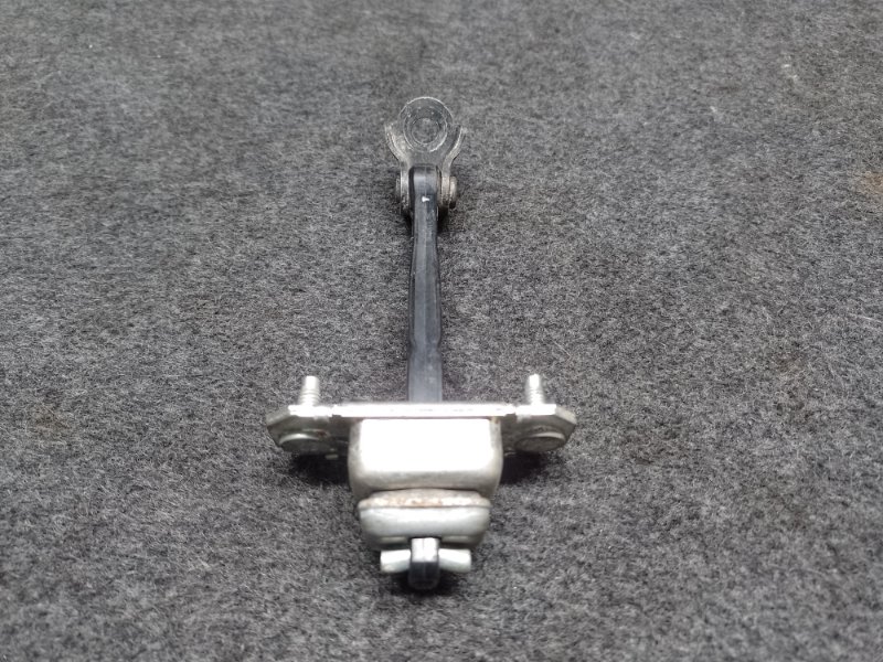 Ограничитель двери передний правый TRIBECA B9 05-07