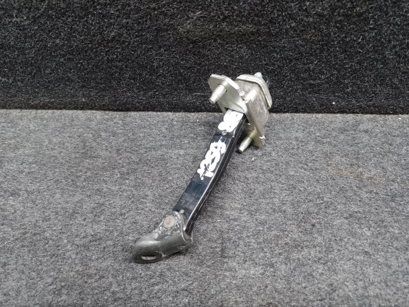 Ограничитель двери передний правый SUBARU TRIBECA B9 05-07