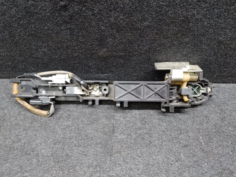 Ручка двери наружная передняя правая M35/M45 04-10 Ручка двери наружная передняя правая M35/M45 04-10