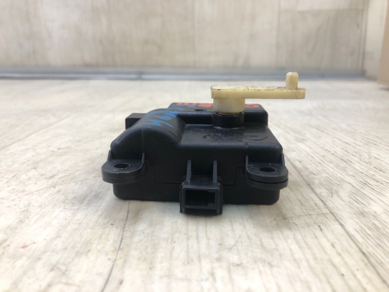 Моторчик заслонки печки MURANO Z50 02-07