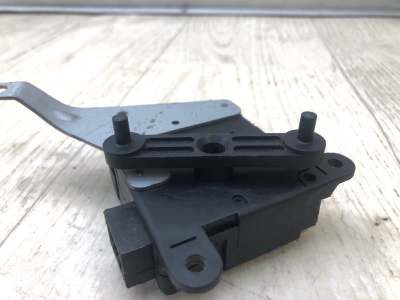 Моторчик заслонки печки ACCORD CE 95-98