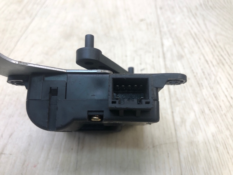 Моторчик заслонки печки ACCORD CE 95-98