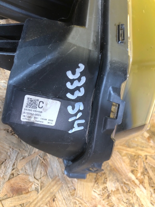 Фара левая LEAF 18-