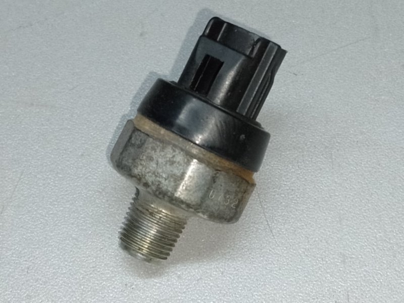 Запчасть датчик давления масла двс MAZDA 6 GJ 12- 2.5 PY-VPS PE01-18-501 Б/У Датчик давления масла ДВС MAZDA 6 GJ 12- 2.5 PY-VPS PE01-18-501 Б/У