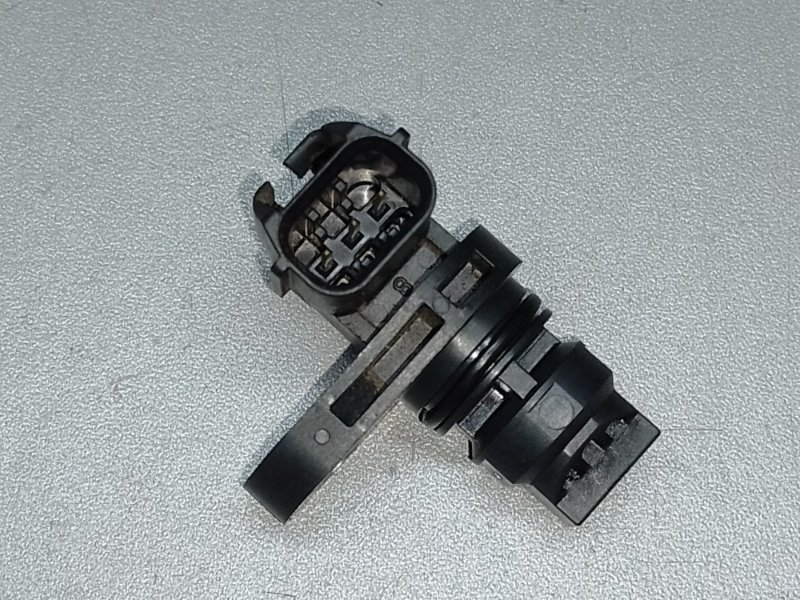 Датчик положения распредвала MAZDA 6 GJ 12- 2.5 PY-VPS PE01-18-230 Б/У