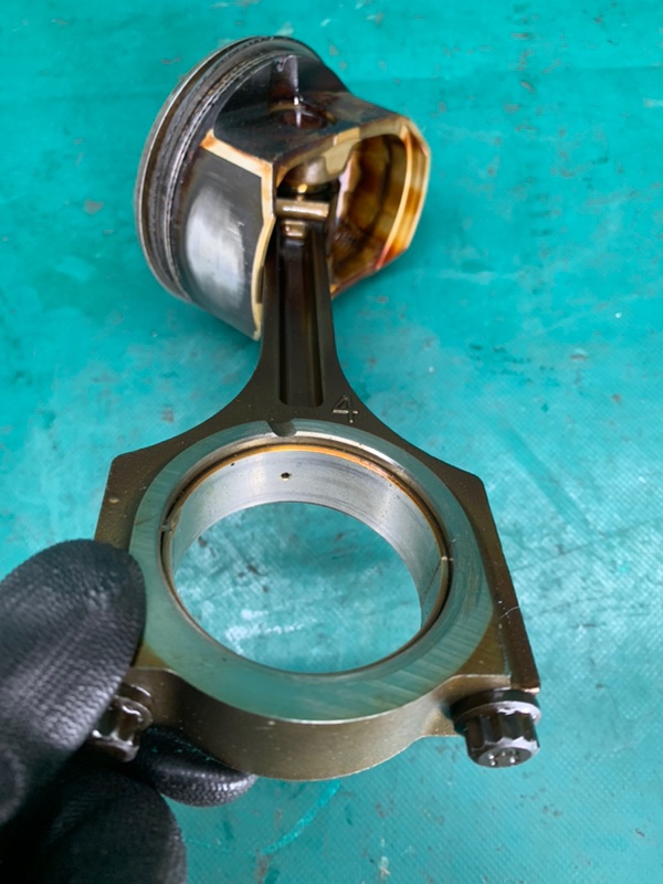 Поршень MAGENTIS 05–10 2008 MG 2.4