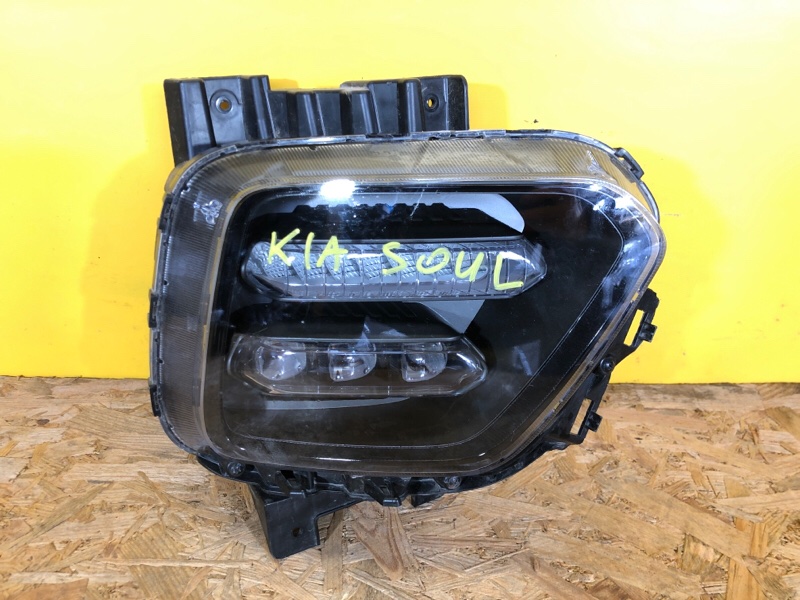 Фара правая KIA SOUL SK3 19- 92202J2000 Б/У