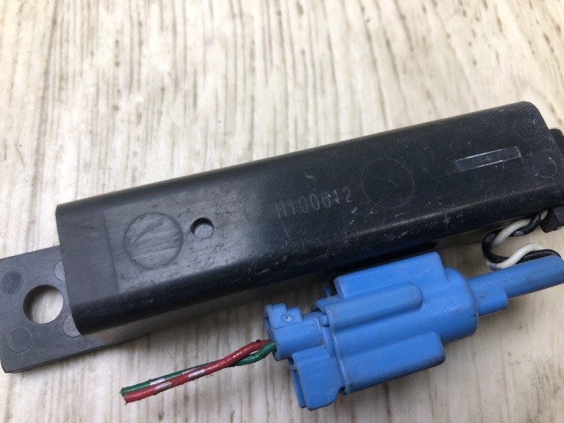 Антенна JUKE 10-19 2010 F15 1.6 MR16DDT