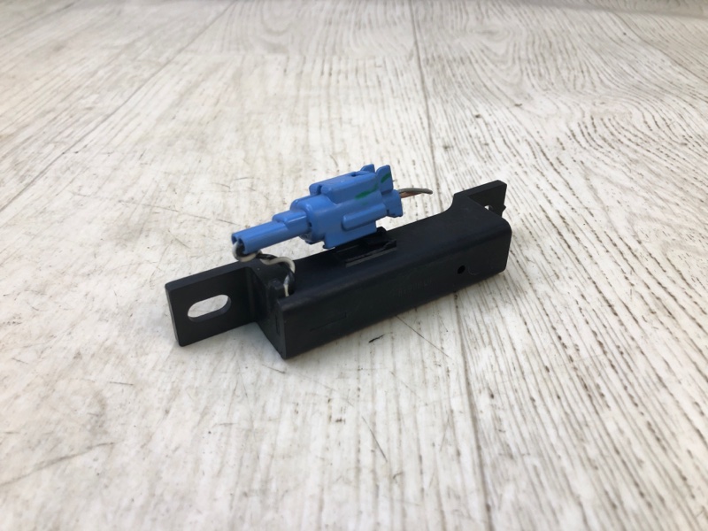 Антенна NISSAN JUKE 10-19 2010 F15 1.6 MR16DDT 285E41FA0B Б/У