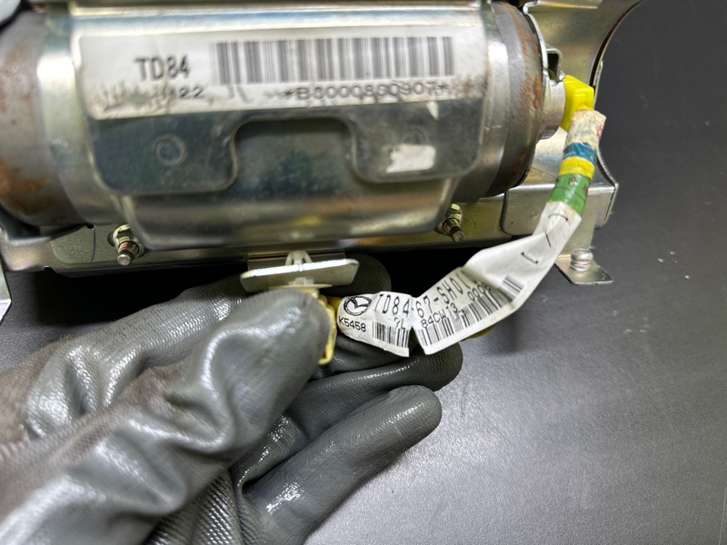 Подушка безопасности пассажира CX-9 06-16 Подушка безопасности пассажира CX-9 06-16