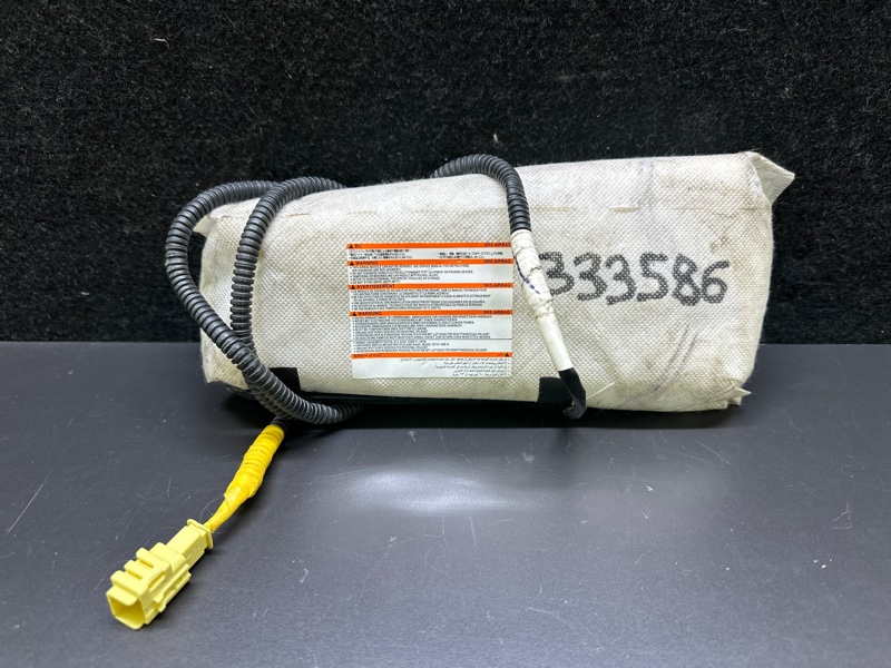 Подушка безопасности в сиденье передняя правая LEAF 10-17