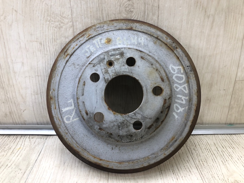 Запчасть тормозной барабан задний VOLKSWAGEN JETTA USA 10-17 2013 162 2.0 CBPA 5C0609617A Б/У Тормозной барабан задний VOLKSWAGEN JETTA USA 10-17 2013 162 2.0 CBPA 5C0609617A Б/У