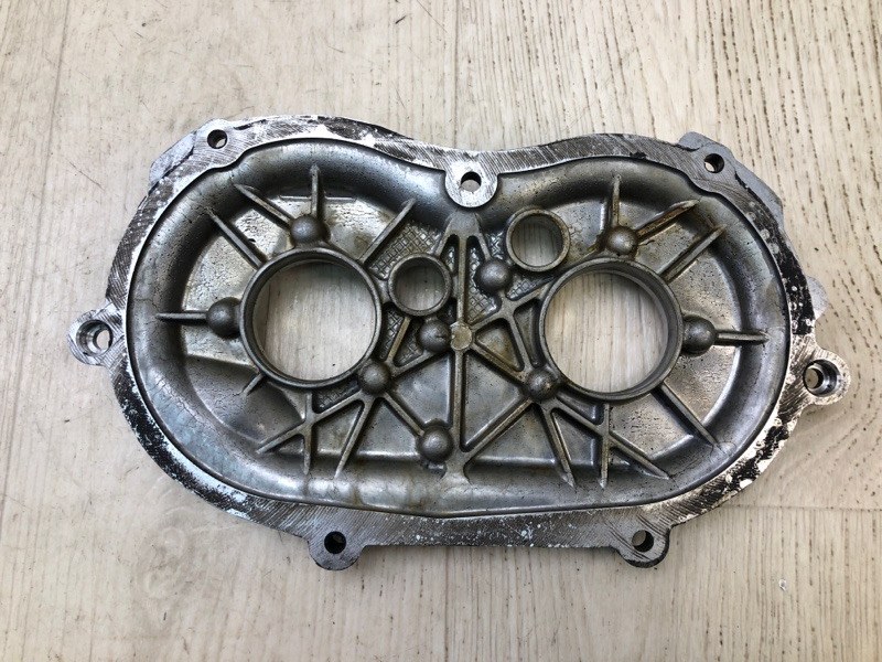 Крышка распредвала передняя правая S-CLASS W221 06-13 2010 Седан M273968 5.5L