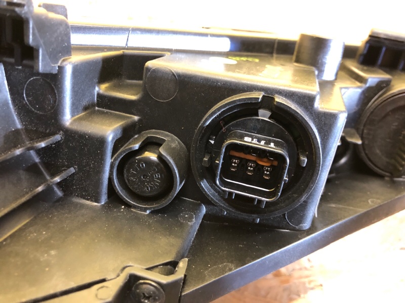 Дневной ходовой огонь правый KONA OS 17-23