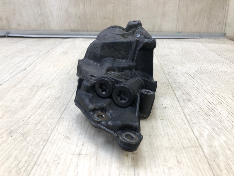 Корпус масляного фильтра S-CLASS W221 06-13 2010 Седан M273968 5.5L Корпус масляного фильтра S-CLASS W221 06-13 2010 Седан M273968 5.5L