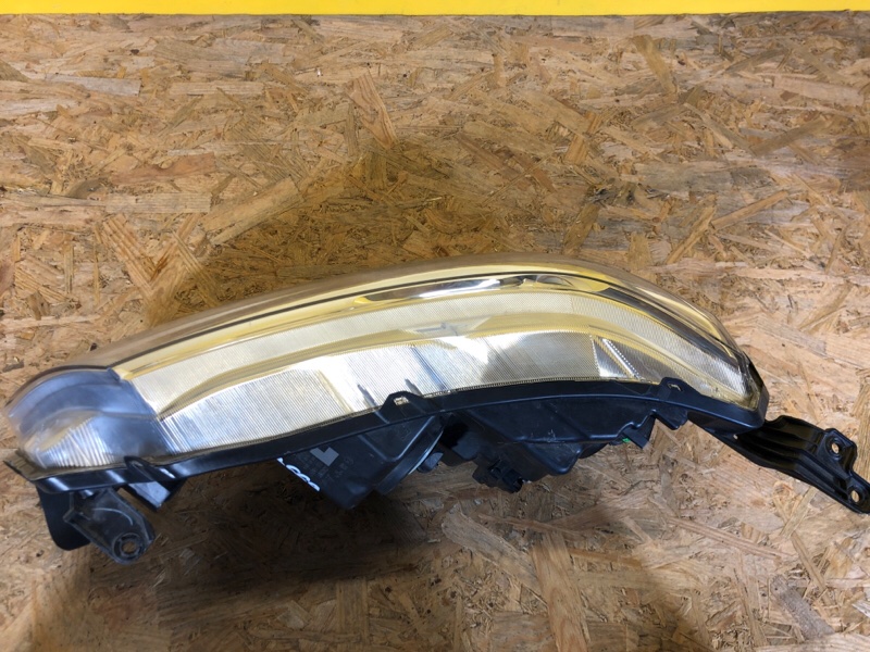 Фара правая VITARA 15-