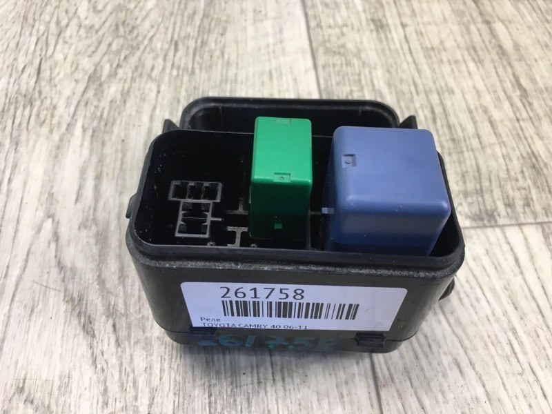Блок предохранителей моторный отсек TOYOTA CAMRY 40 06-11 8970121020 Б/У