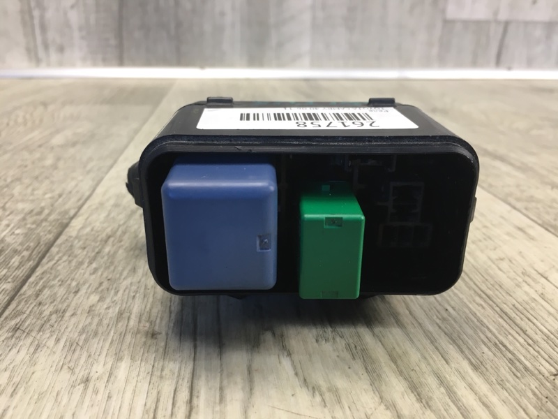 Блок предохранителей моторный отсек TOYOTA CAMRY 40 06-11