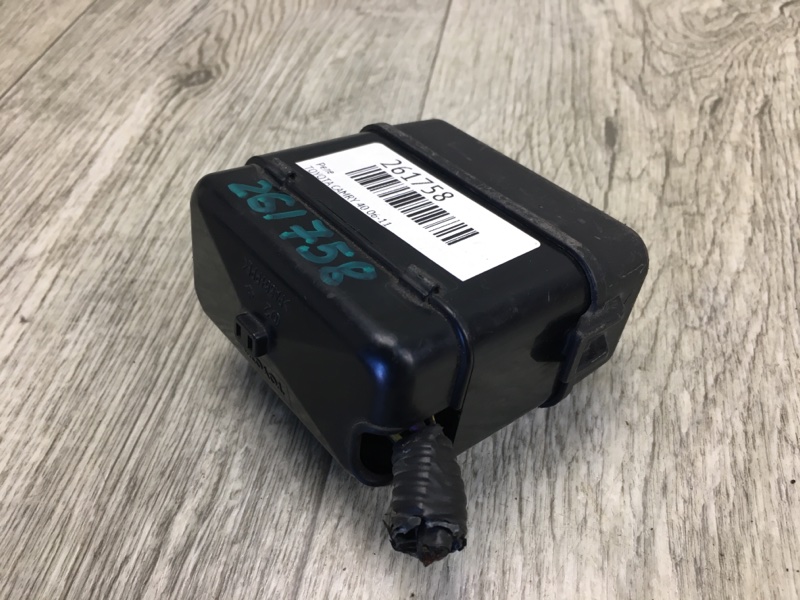 Блок предохранителей моторный отсек CAMRY 40 06-11